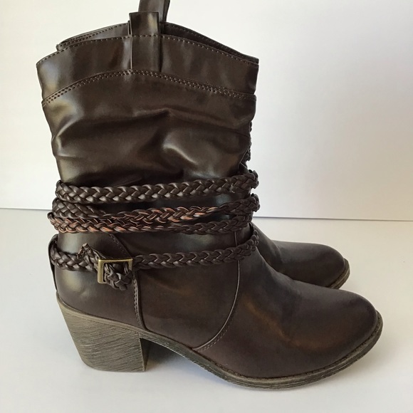 Maurices Shoes - MAURICES: Dallas western boot in brown. Size 9.